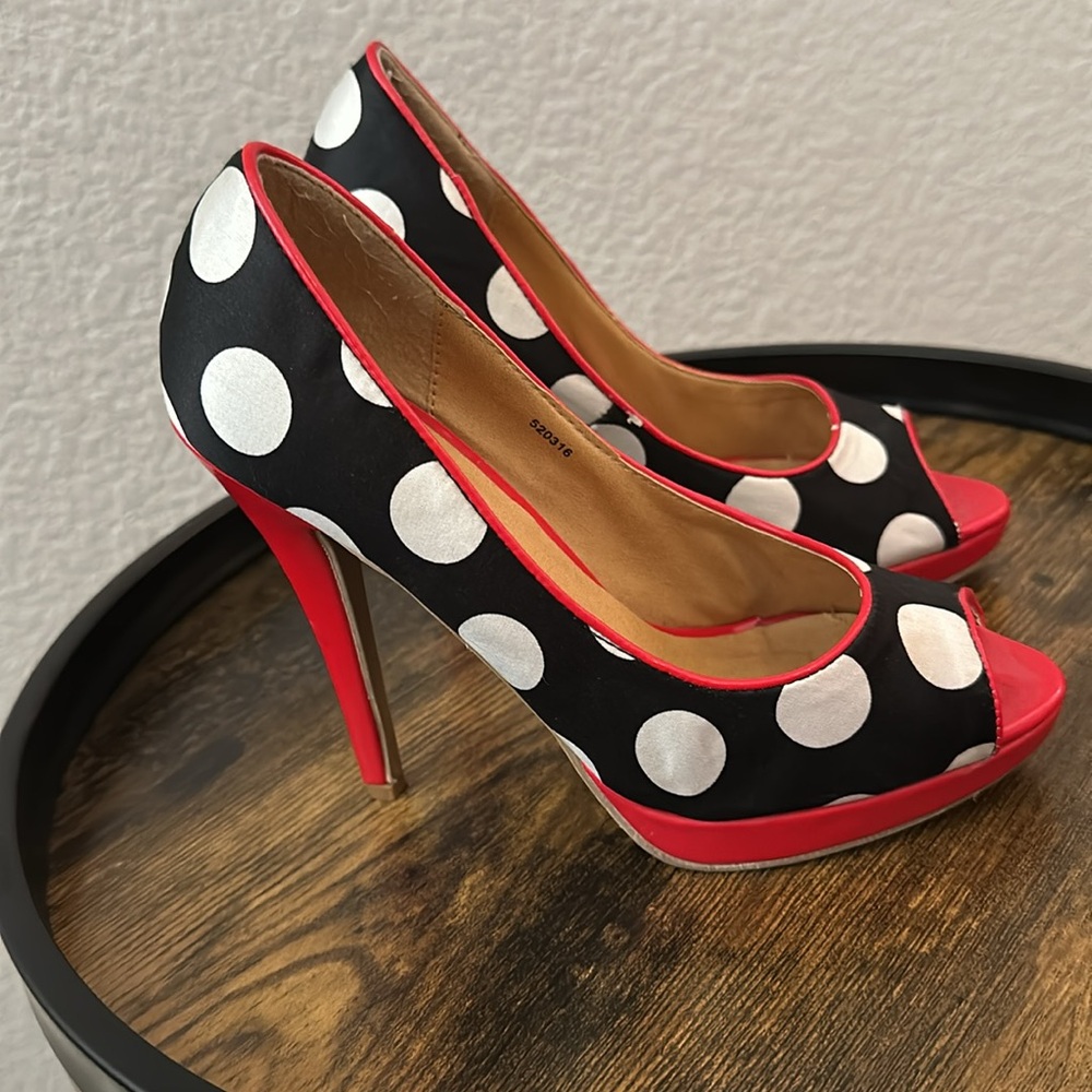 Charlotte Russe Heals - Picture 2 of 4